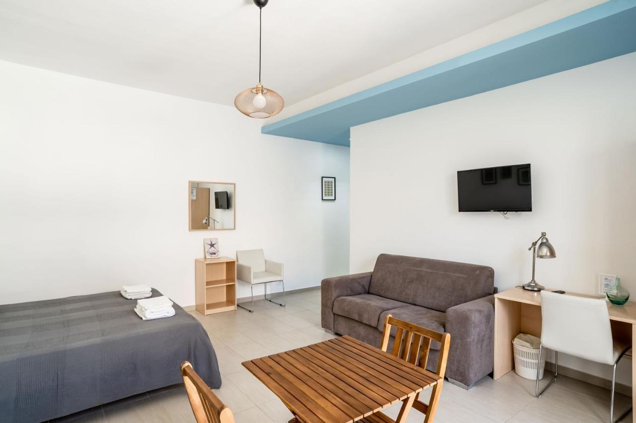 Via Del Mare 36 Bed & Breakfast ซานตาโกรเชกาเมรีนา ภายนอก รูปภาพ